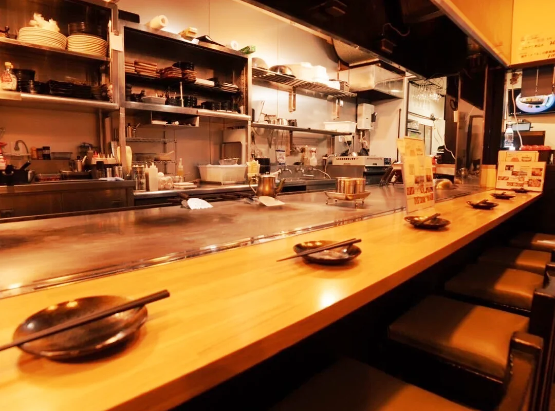 鉄板焼居酒屋 縁 -ENISHI- 公式サイト｜鷺沼の鉄板焼き居酒屋ですのカウンター席やテーブル席